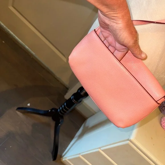 🌸 NWOT COACH F52896 Liv Turn lock Crossbody Bag Handbag Purse Pink - Picture 4 of 6
